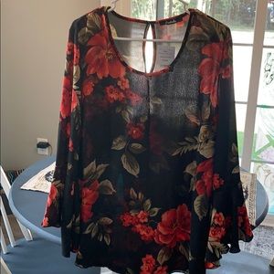 2x blouse with bell sleeves